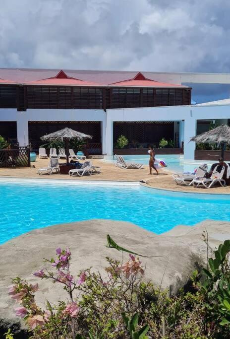 Agreable Studio Au Bord De Mer. Saint-Francois  Exterior photo
